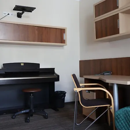 Hostel Dom Studencki Akademia Muzyczna Krasków